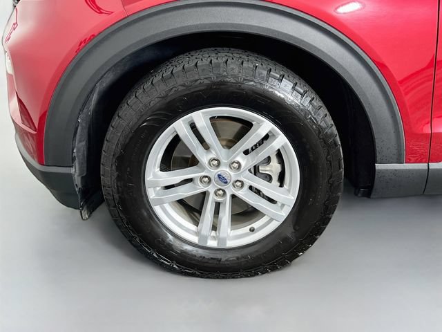 Used 2022 Ford Explorer XLT w/ Equipment Group 202A AWD/4WD image 28