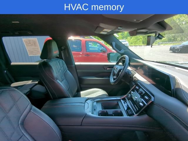 Certified 2025 Nissan Armada PRO-4X AWD/4WD image 11