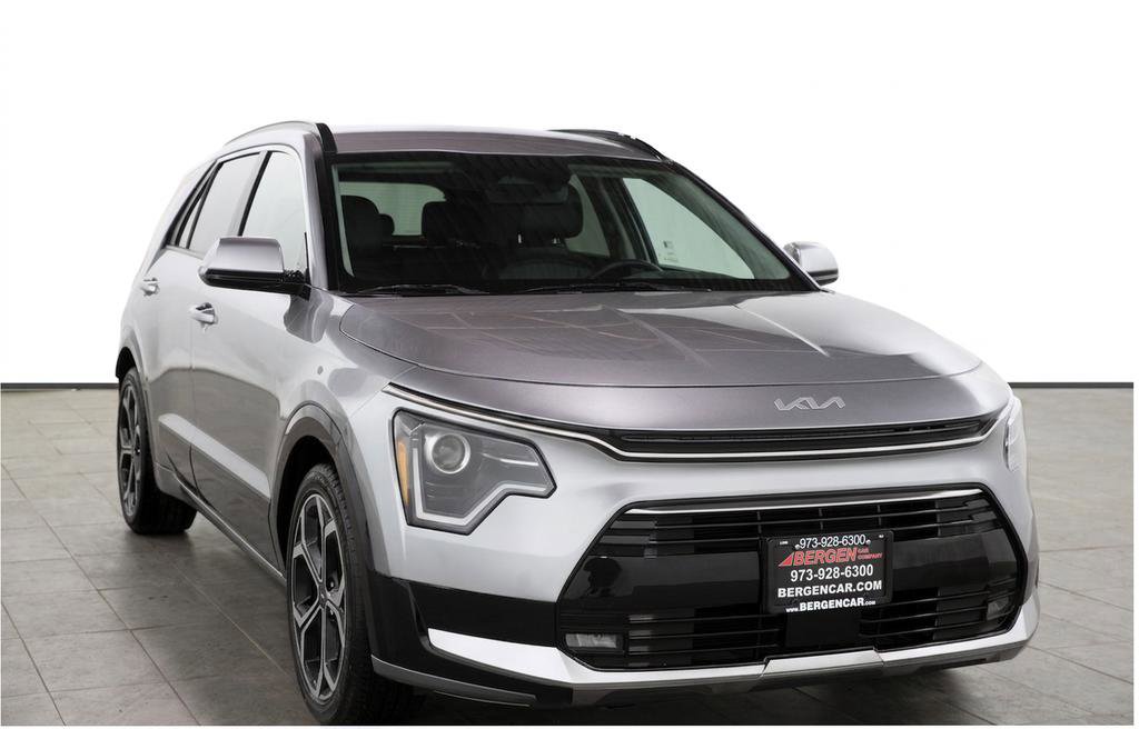 Used 2023 Kia Niro EX Touring FWD image 1