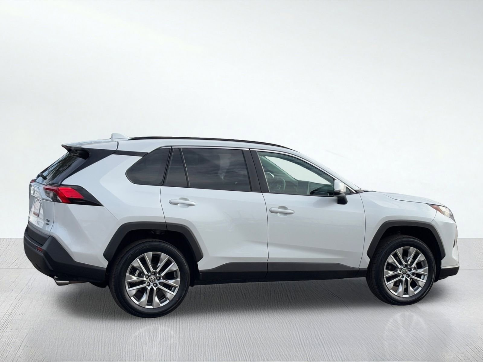 Certified 2025 Toyota RAV4 XLE Premium image 9