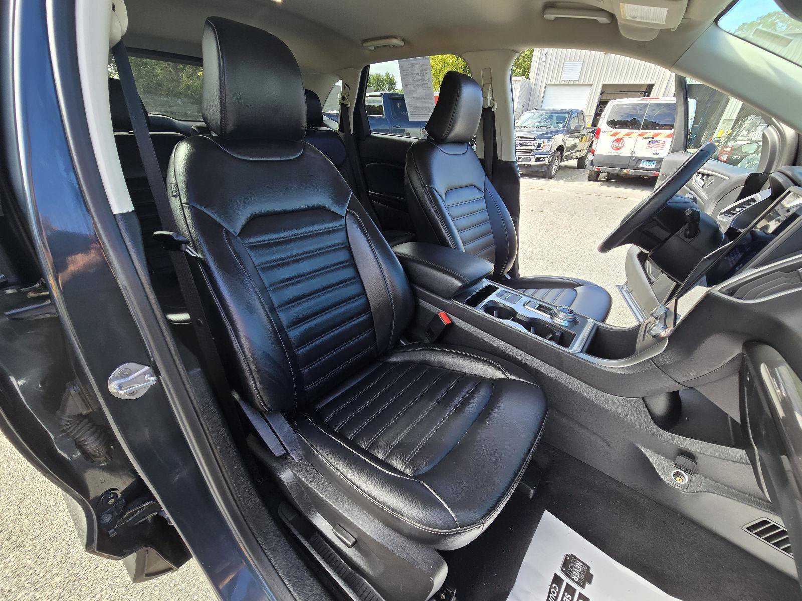 Used 2023 Ford Edge SEL AWD/4WD image 17