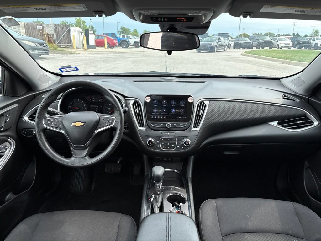 Used 2025 Chevrolet Malibu LT FWD image 21