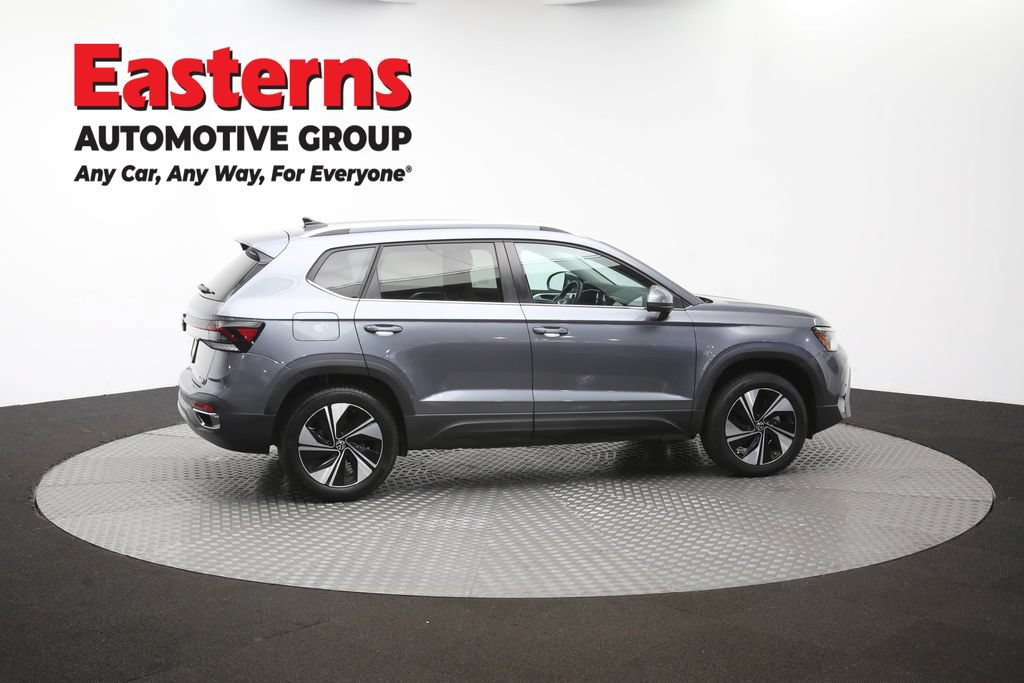 Used 2025 Volkswagen Taos SE AWD/4WD image 42
