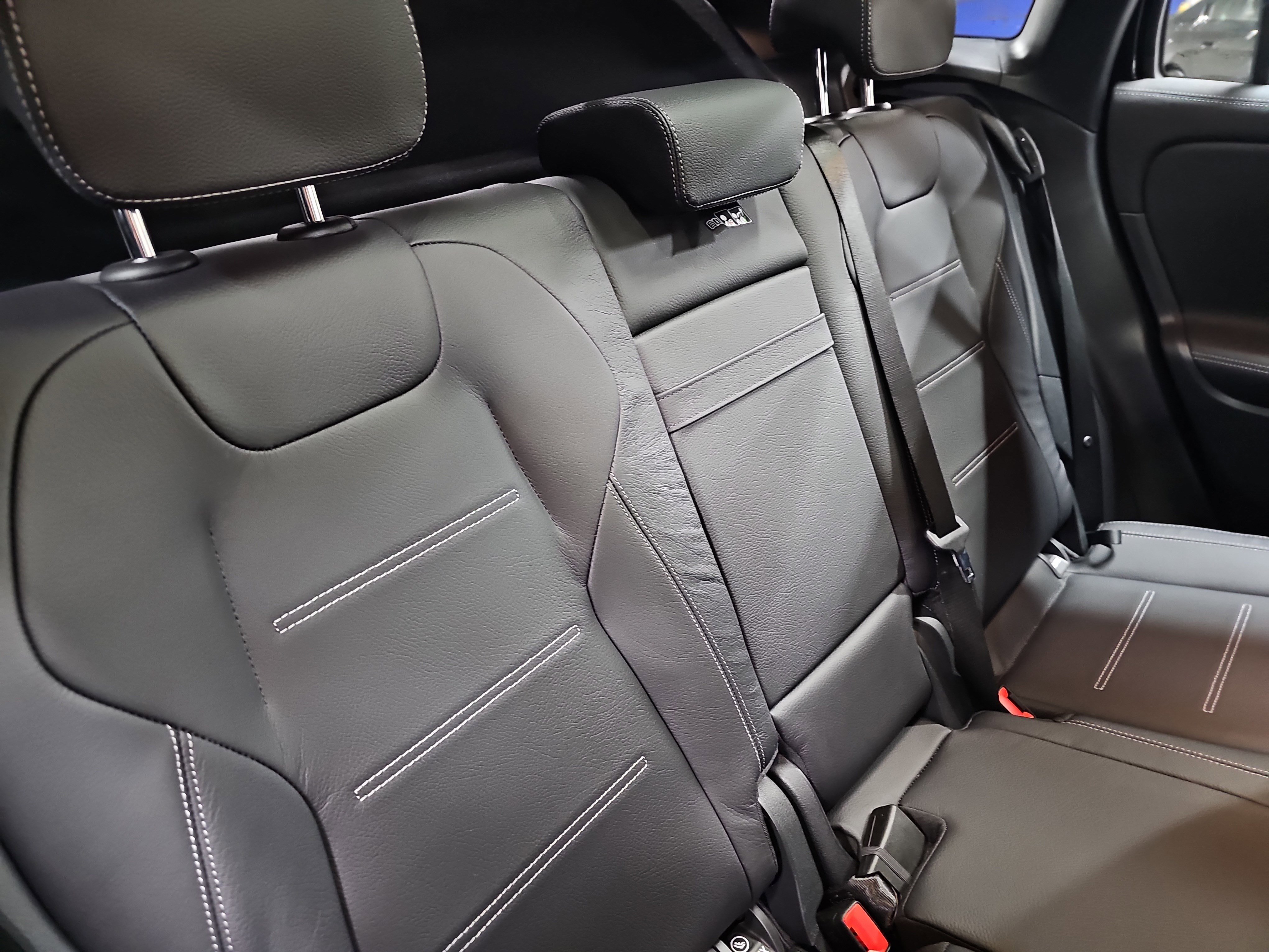 New 2026 Mercedes-Benz GLA 35 AMG 4MATIC image 11