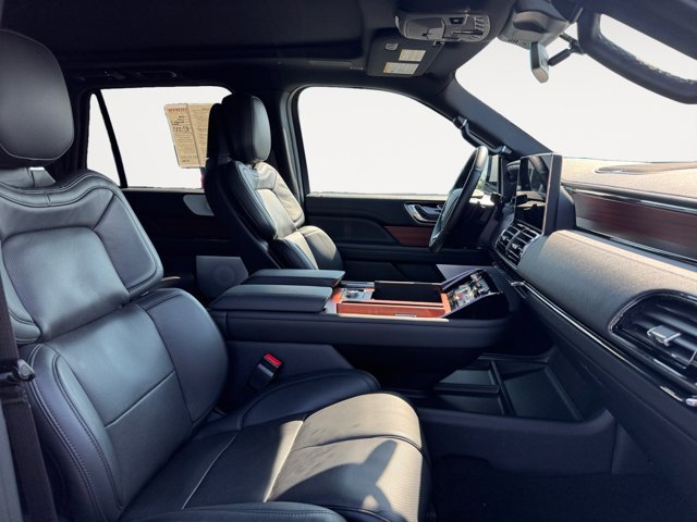 Used 2024 Lincoln Navigator L Reserve AWD/4WD image 16