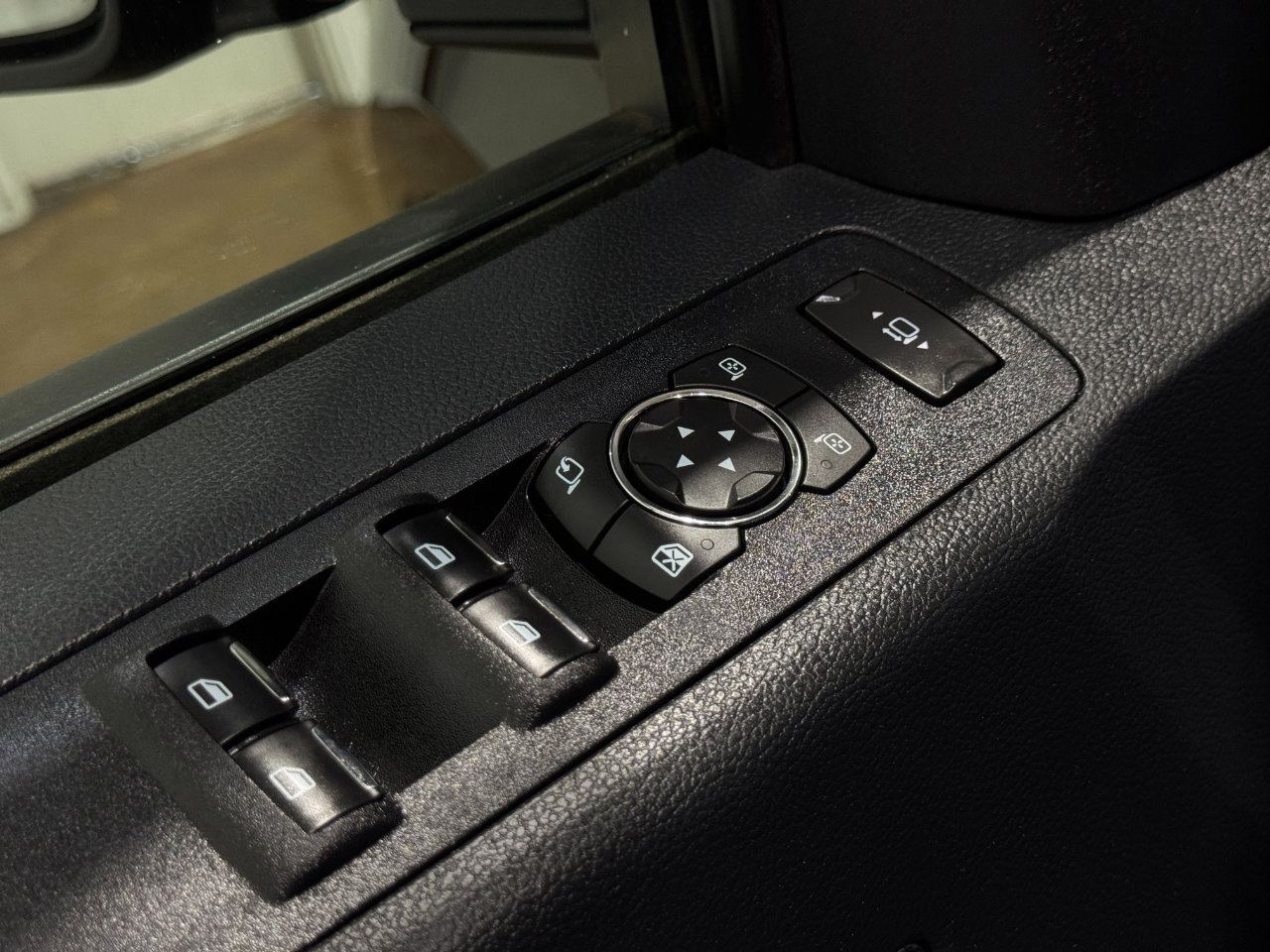 Used 2022 Ford F250 Lariat w/ Chrome Package image 32