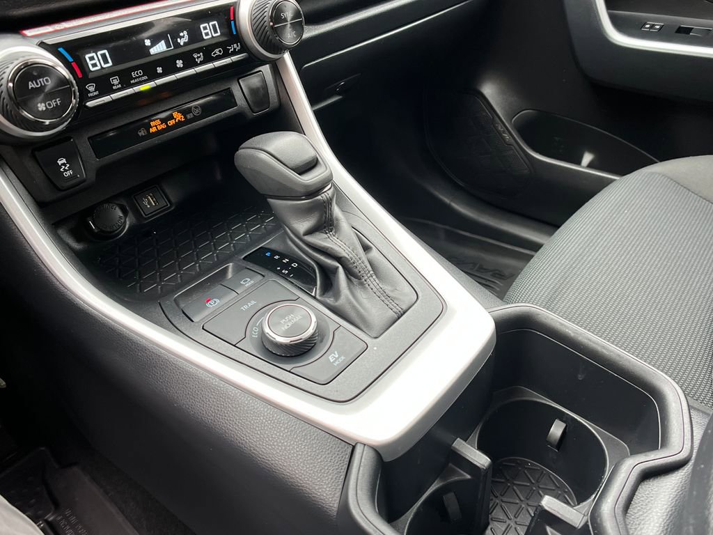 Used 2025 Toyota RAV4 LE image 20