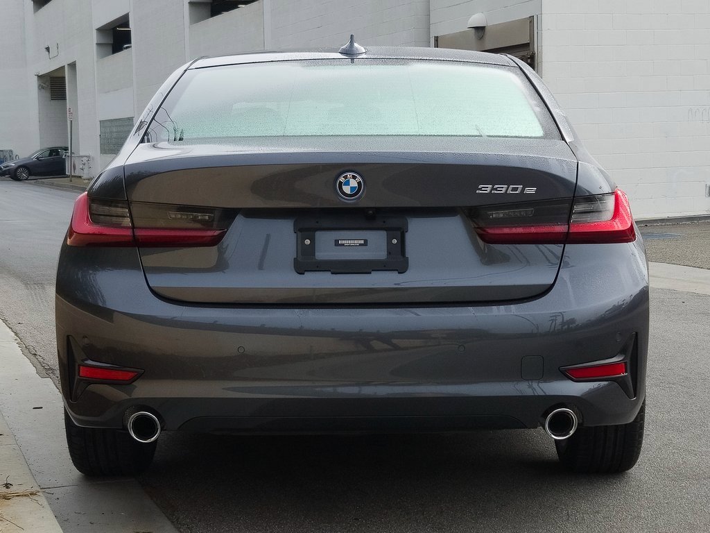 Used 2022 BMW 330e w/ Driving Assistance Package image 6