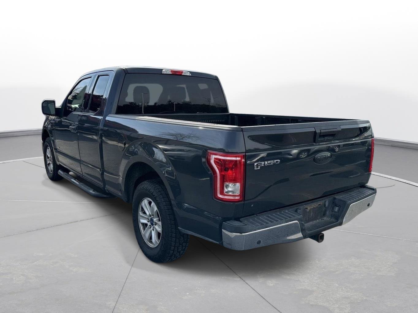Used 2017 Ford F150 XLT image 8