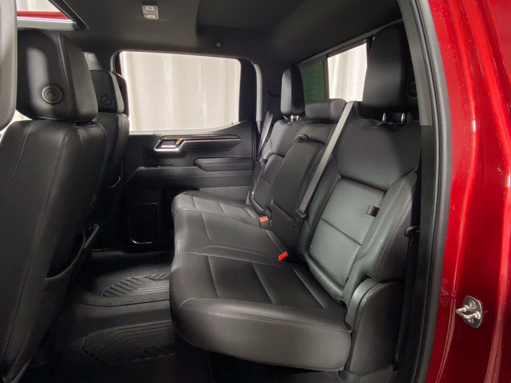 Used 2025 Chevrolet Silverado 1500 LT Trail Boss w/ Convenience Package II AWD/4WD image 29