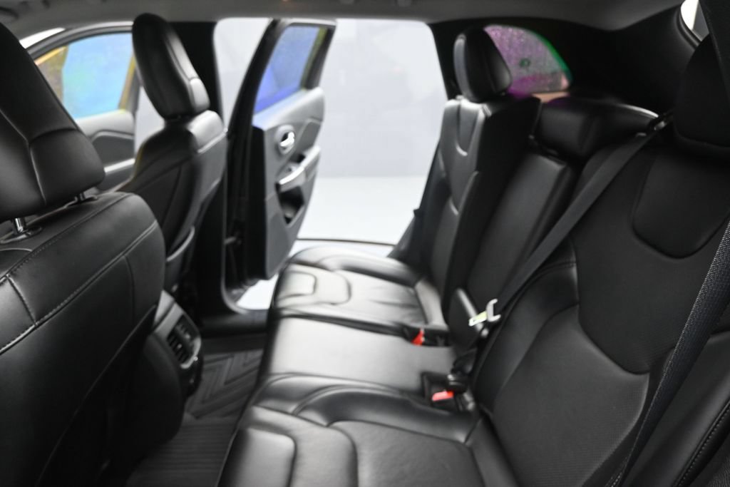 Used 2022 Jeep Cherokee Limited AWD/4WD image 17