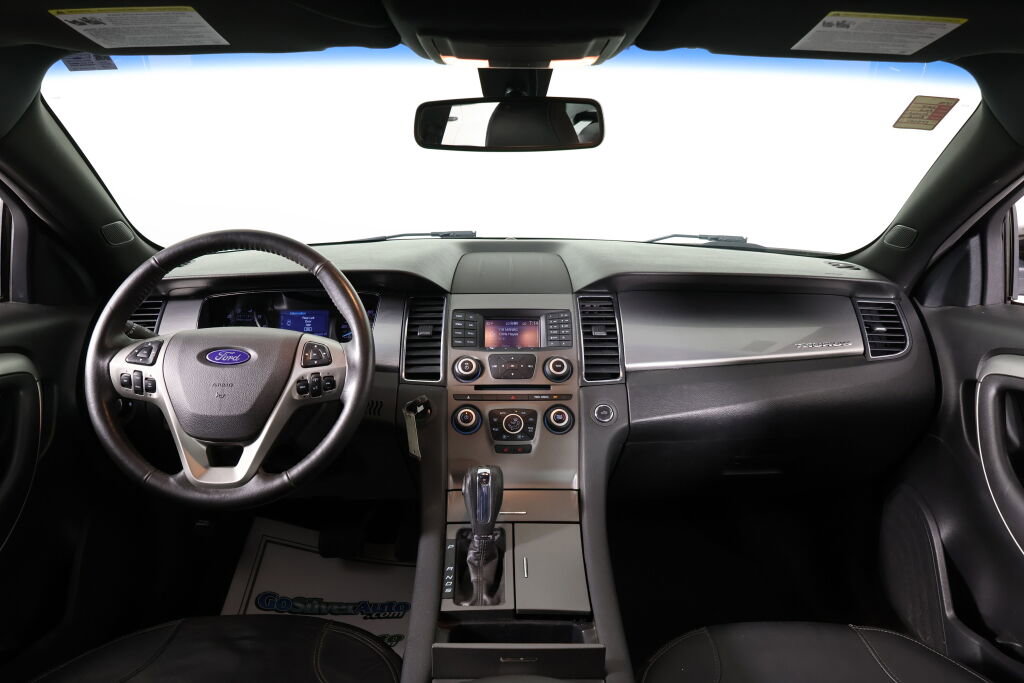 Used 2015 Ford Taurus SEL image 27