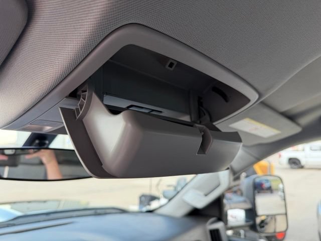 Used 2018 Chevrolet Silverado 3500 W/T AWD/4WD image 30