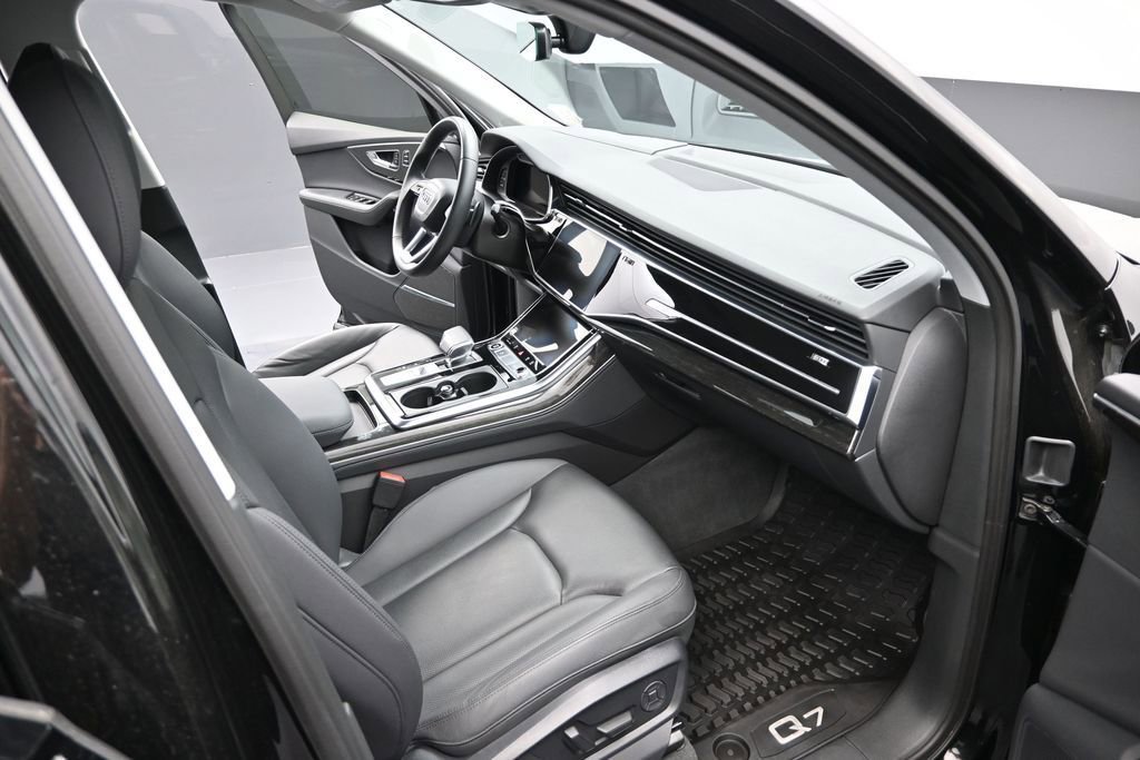 Used 2022 Audi Q7 3.0T Prestige AWD/4WD image 13