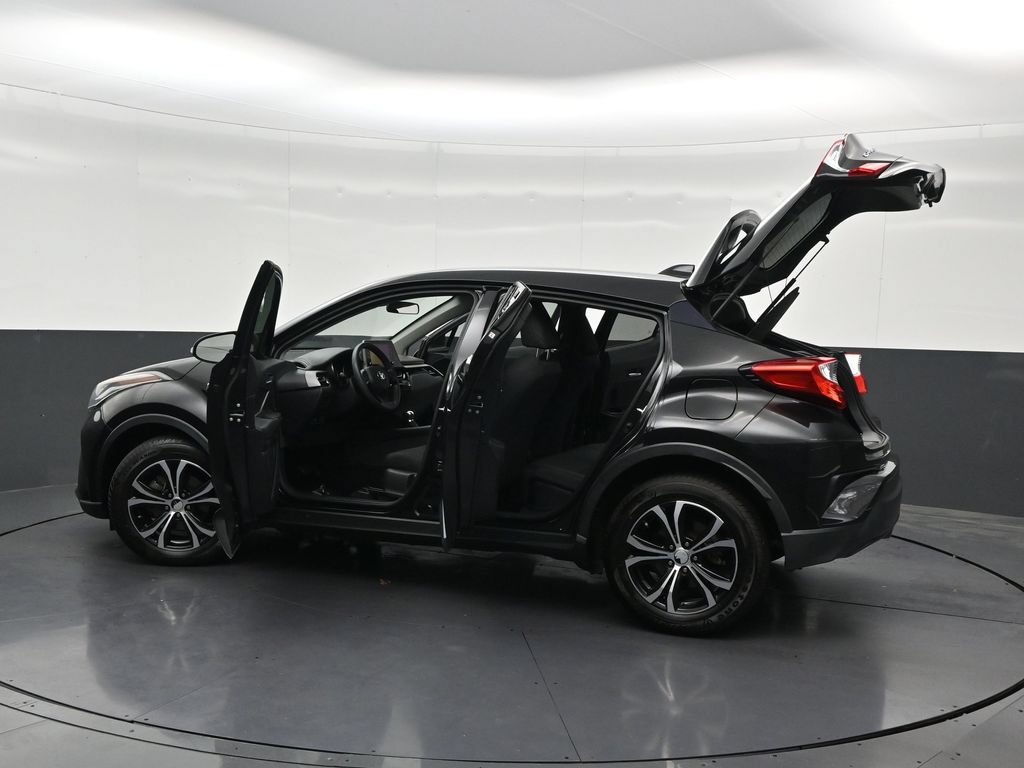 Used 2021 Toyota C-HR LE FWD image 39