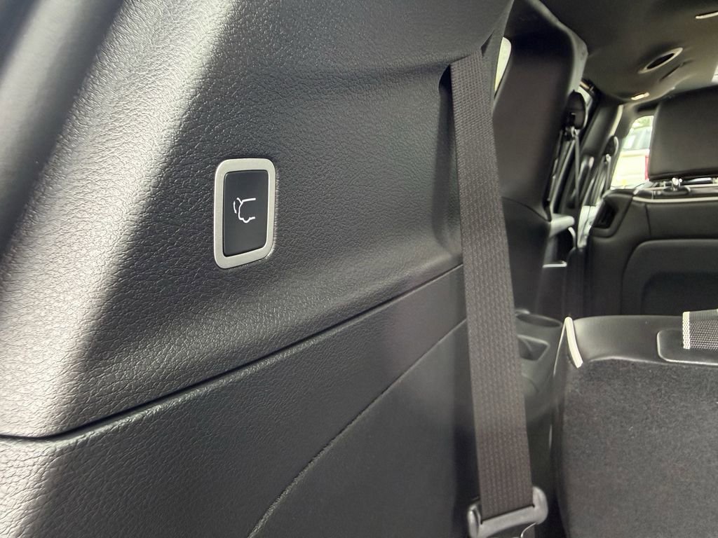 New 2026 Chrysler Pacifica Limited w/ S Appearance Package image 37