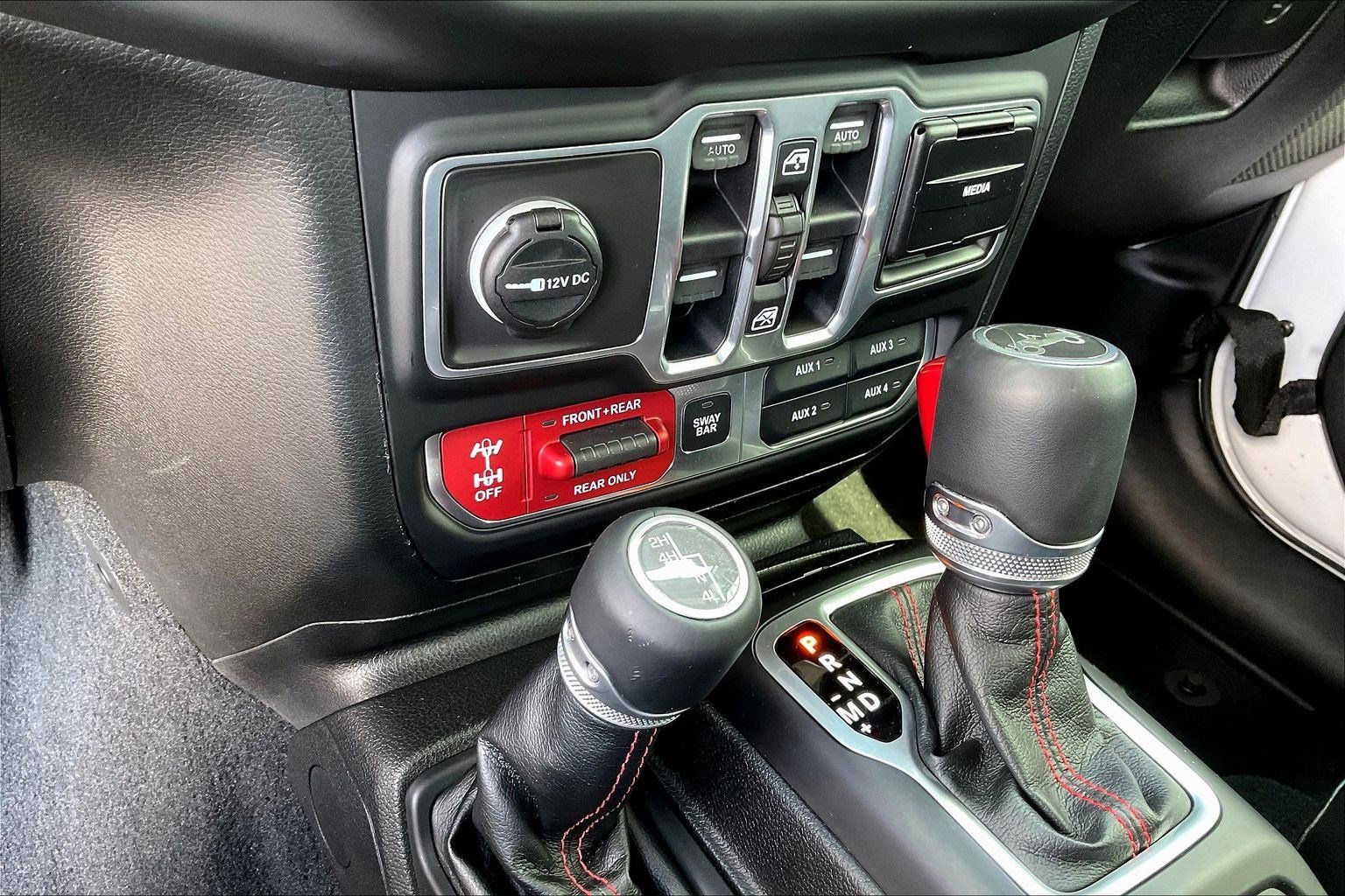 Used 2018 Jeep Wrangler Unlimited Rubicon AWD/4WD image 16