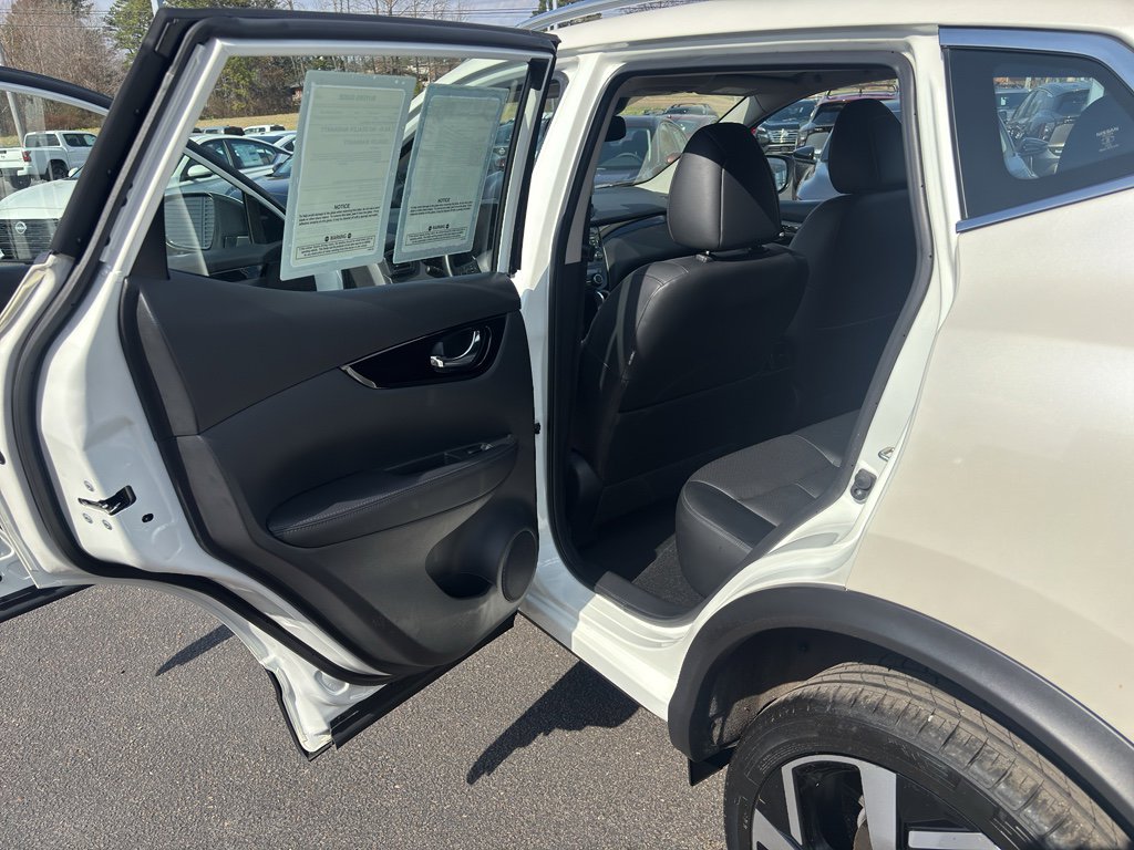 Used 2022 Nissan Rogue Sport SL w/ Premium Package image 12