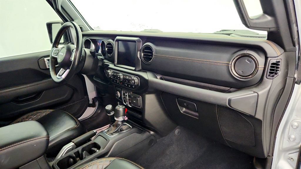 Used 2022 Jeep Wrangler Unlimited Sahara AWD/4WD image 25