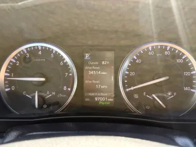 Used 2017 Toyota Highlander Limited Platinum w/ Carpet Mat Package FWD image 22