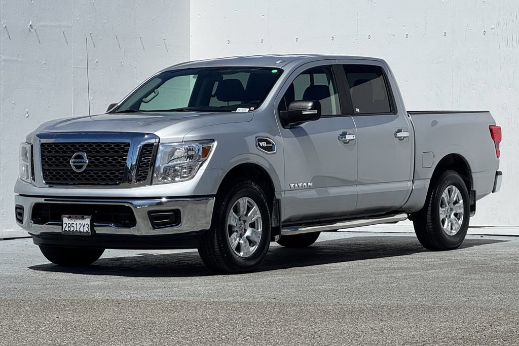 Used 2017 Nissan Titan SV AWD/4WD image 7