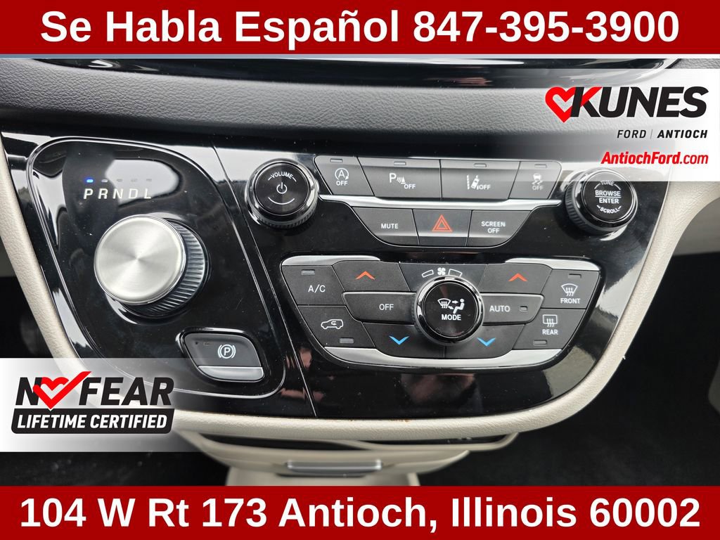 Used 2023 Chrysler Pacifica Touring-L FWD image 63