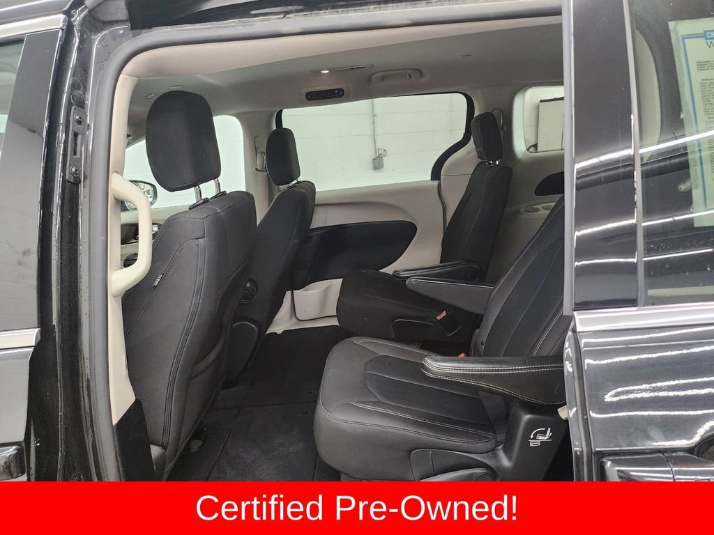 Certified 2022 Chrysler Voyager LX FWD image 24