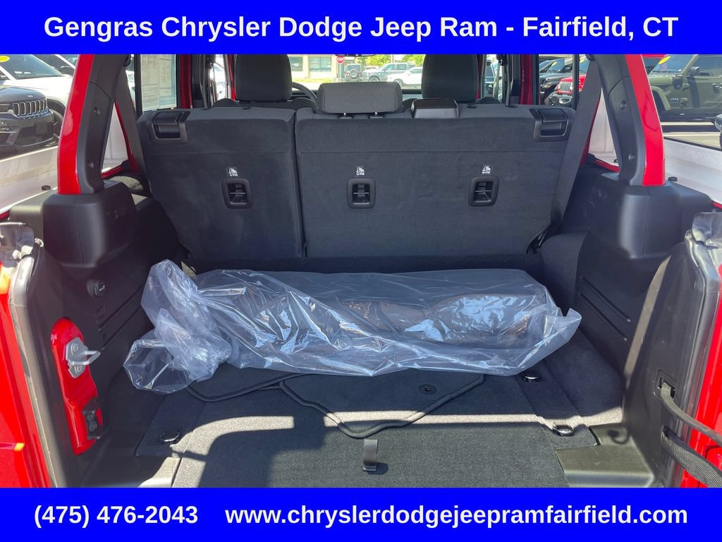 Certified 2025 Jeep Wrangler Unlimited Sahara AWD/4WD image 24