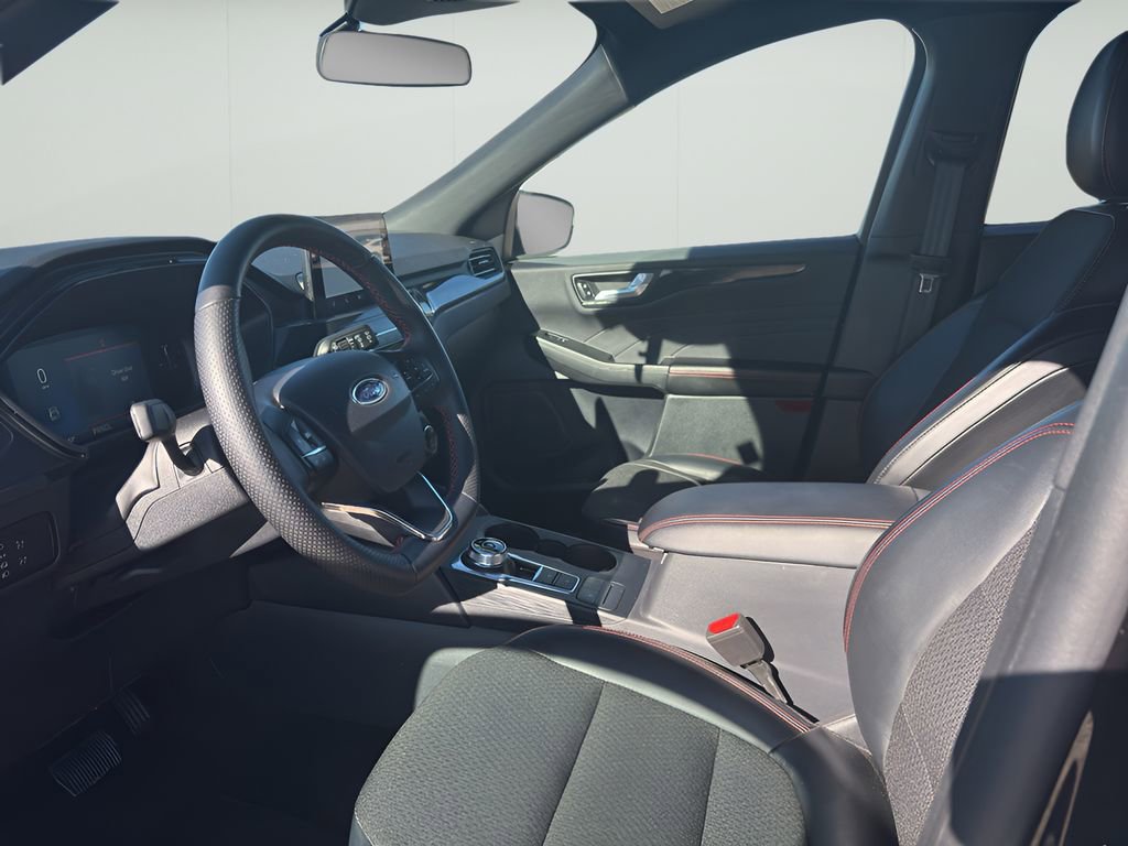 Used 2025 Ford Escape ST-Line image 15