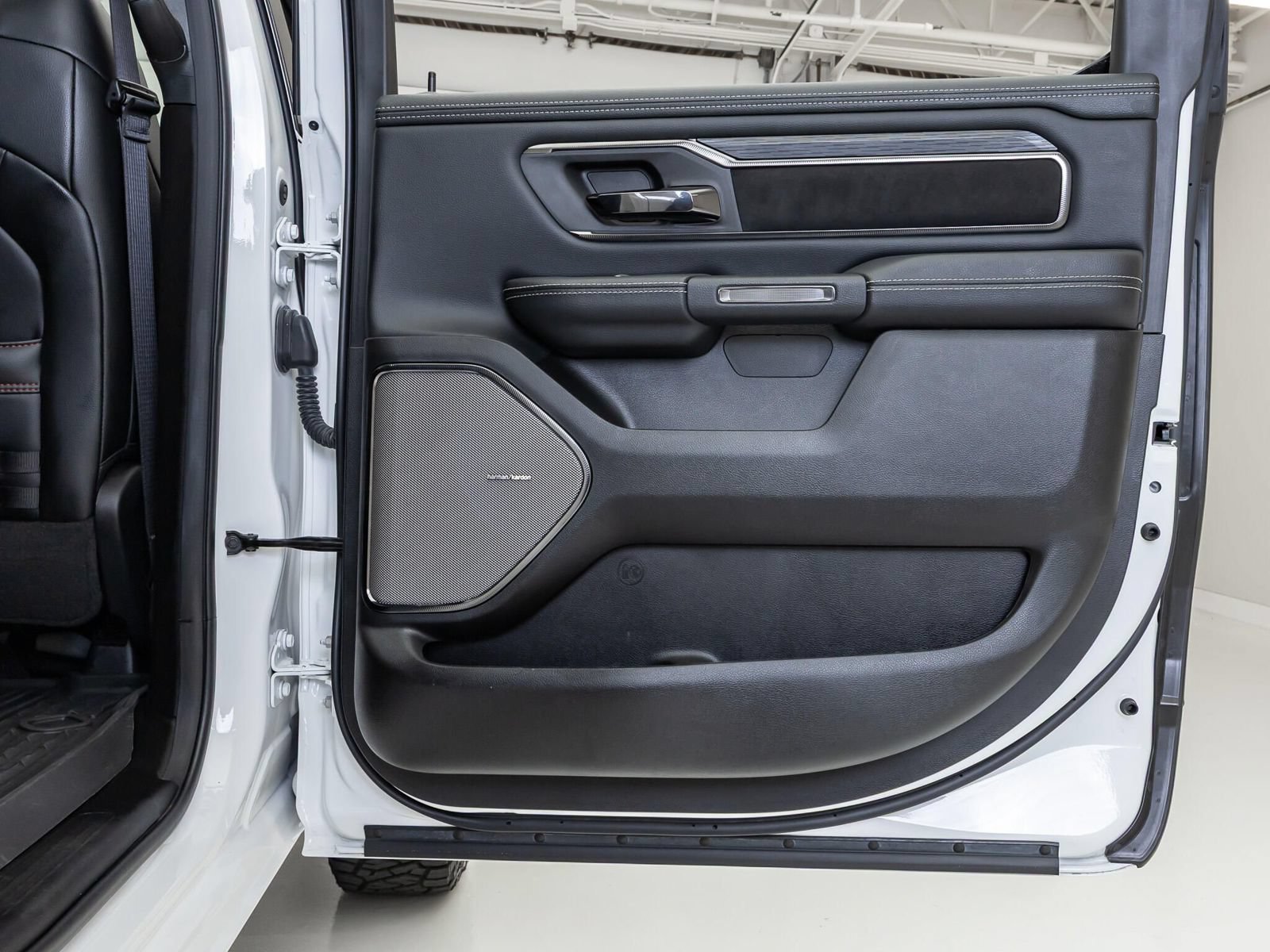 Used 2025 RAM 1500 Rebel w/ Advanced Safety Group II AWD/4WD image 38