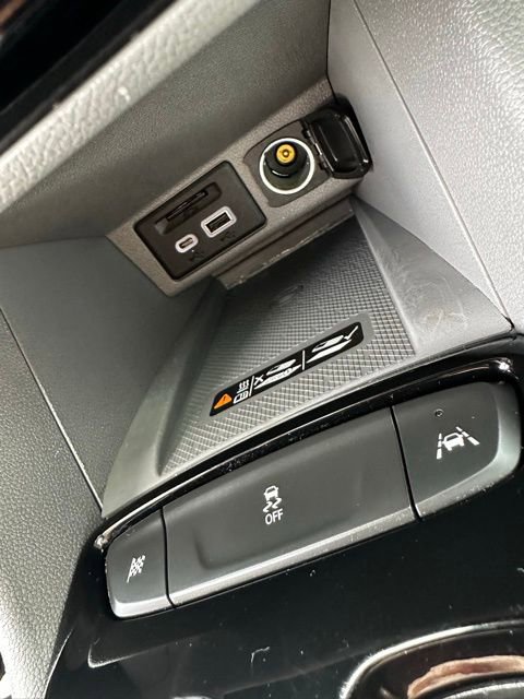 Used 2023 Chevrolet Bolt EUV Premier w/ Sun & Sound Package FWD image 30