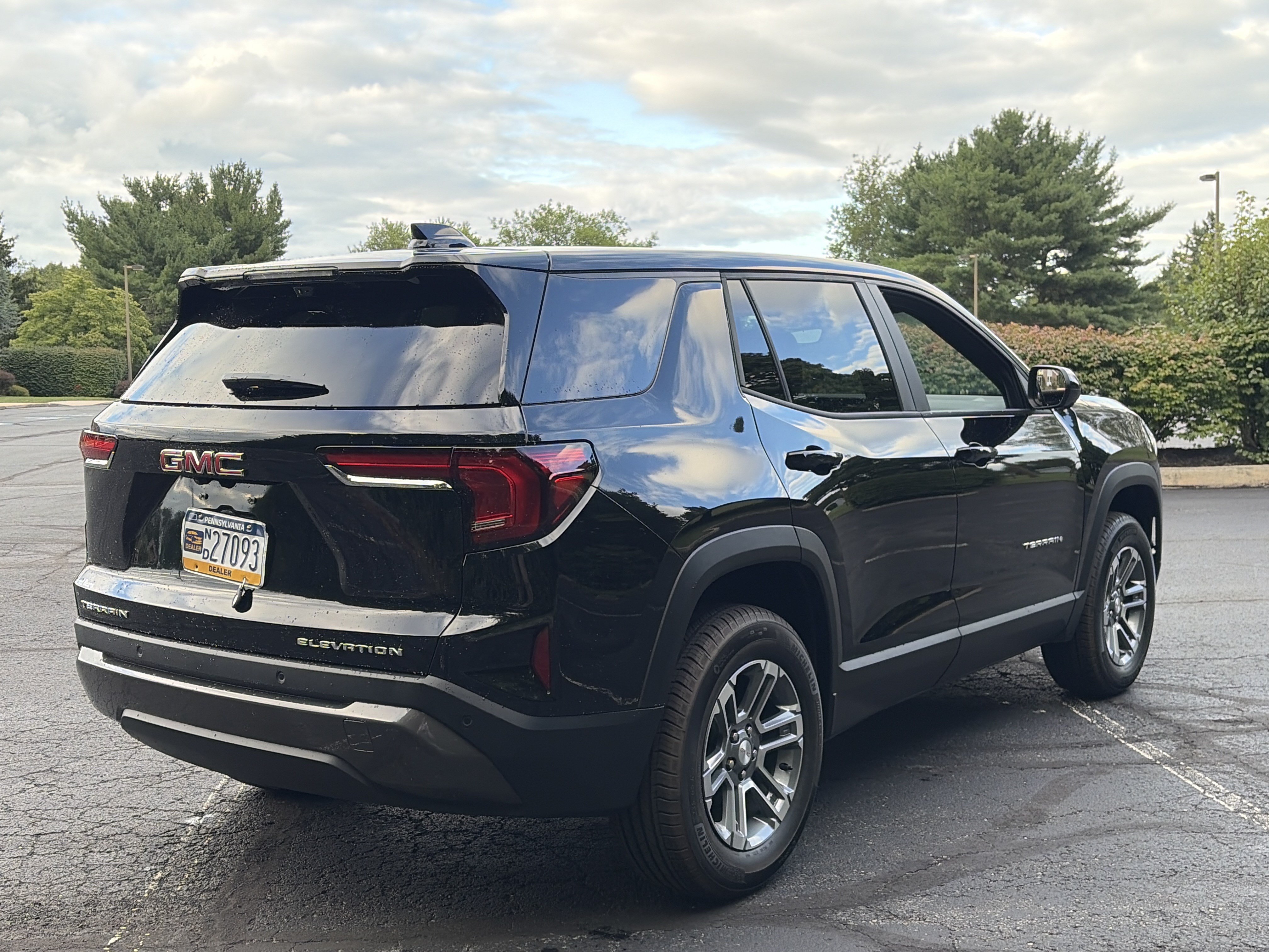 Used 2026 GMC Terrain Elevation w/ Technology Package II FWD image 5