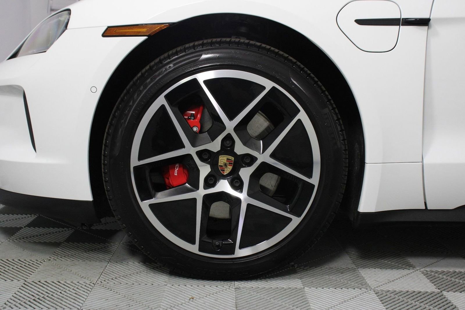 Certified 2025 Porsche Taycan 4S image 28