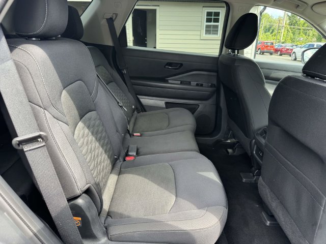 Used 2024 Nissan Pathfinder S AWD/4WD image 12