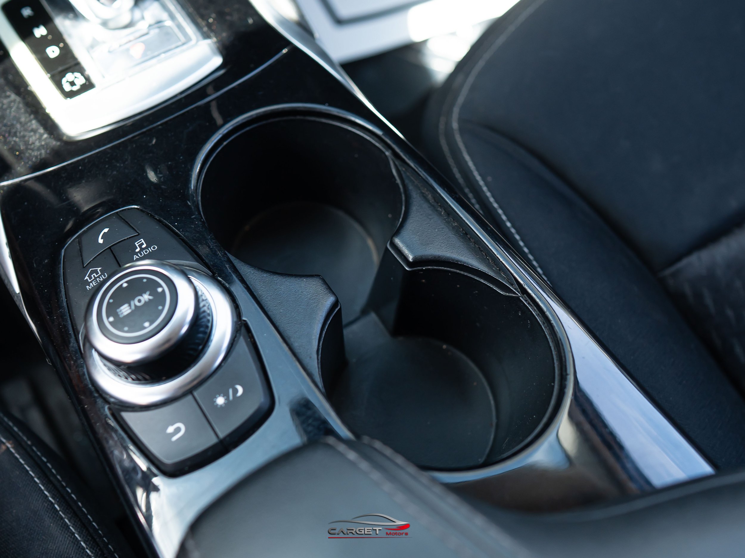 Used 2018 INFINITI QX30 FWD image 28