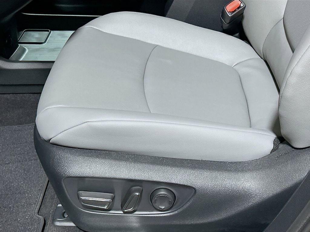 New 2026 Toyota Sienna XLE image 18