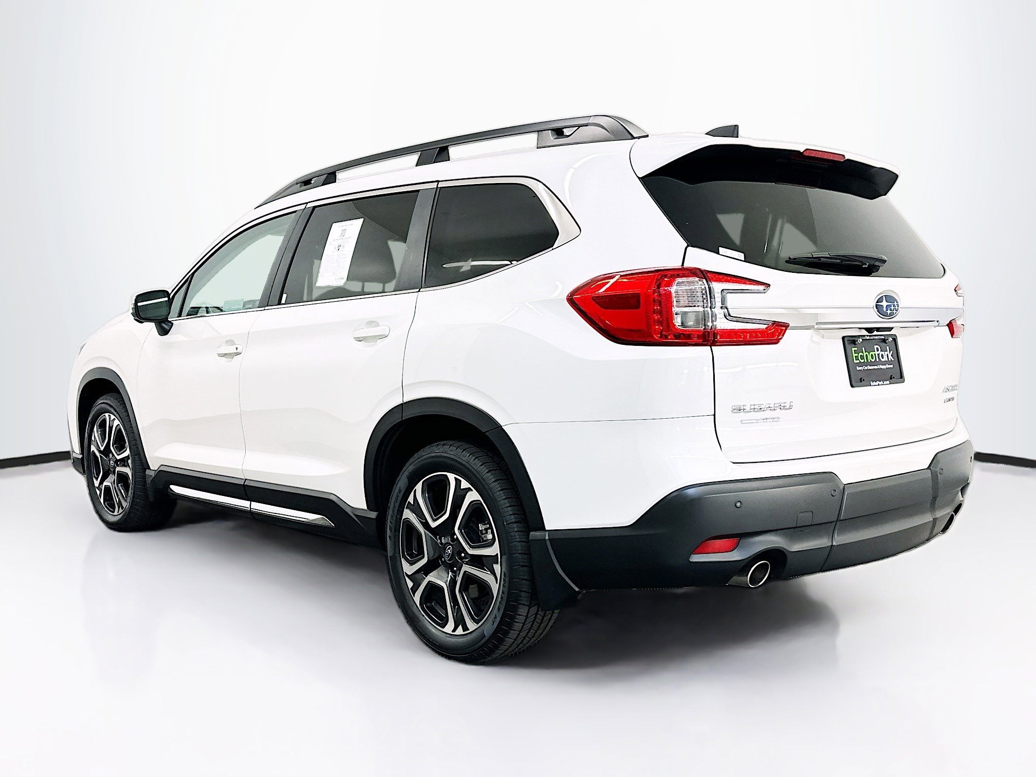 Used 2023 Subaru Ascent Limited w/ Technology Package image 5