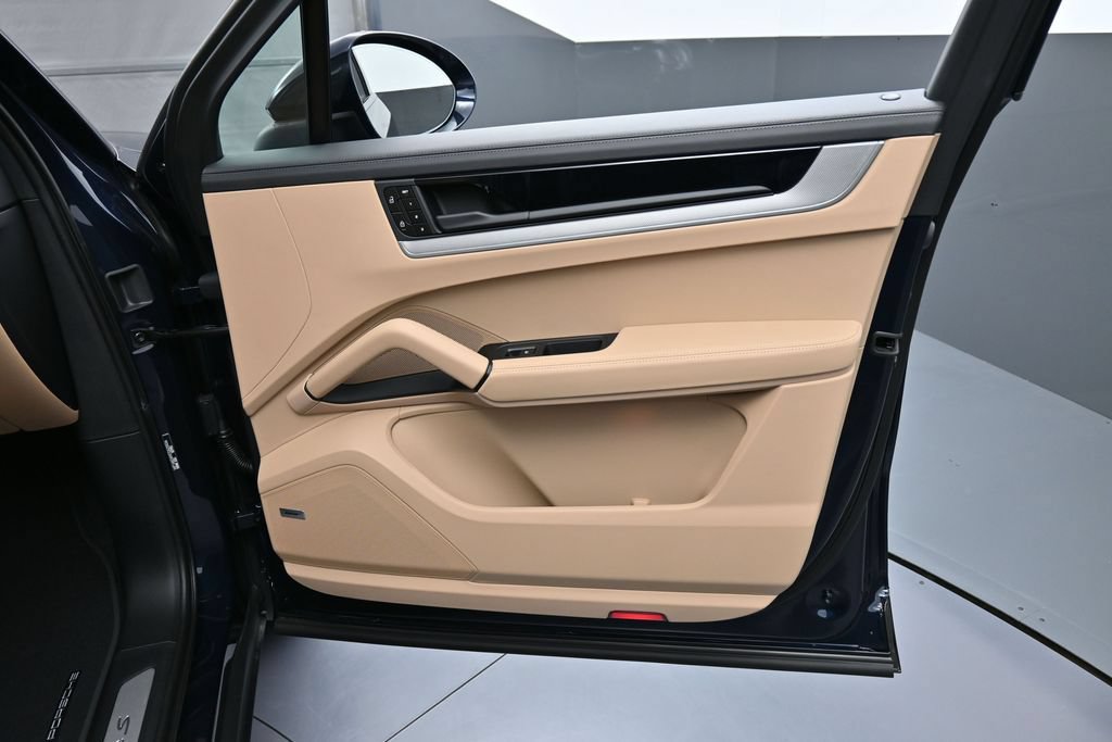 New 2026 Porsche Cayenne S AWD/4WD image 28
