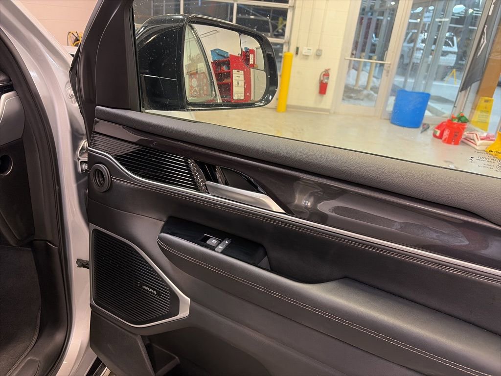 Used 2024 Jeep Wagoneer L 4WD w/ Premium Group I image 22