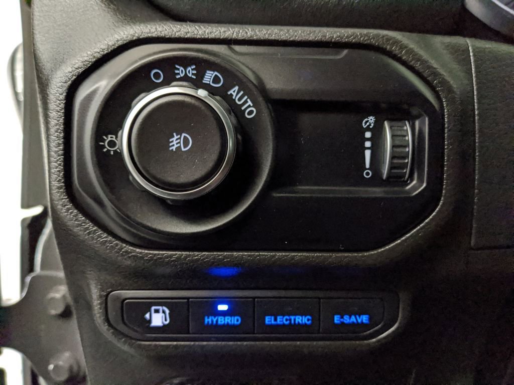 Used 2023 Jeep Wrangler Unlimited Sahara w/ Cold Weather Group image 21