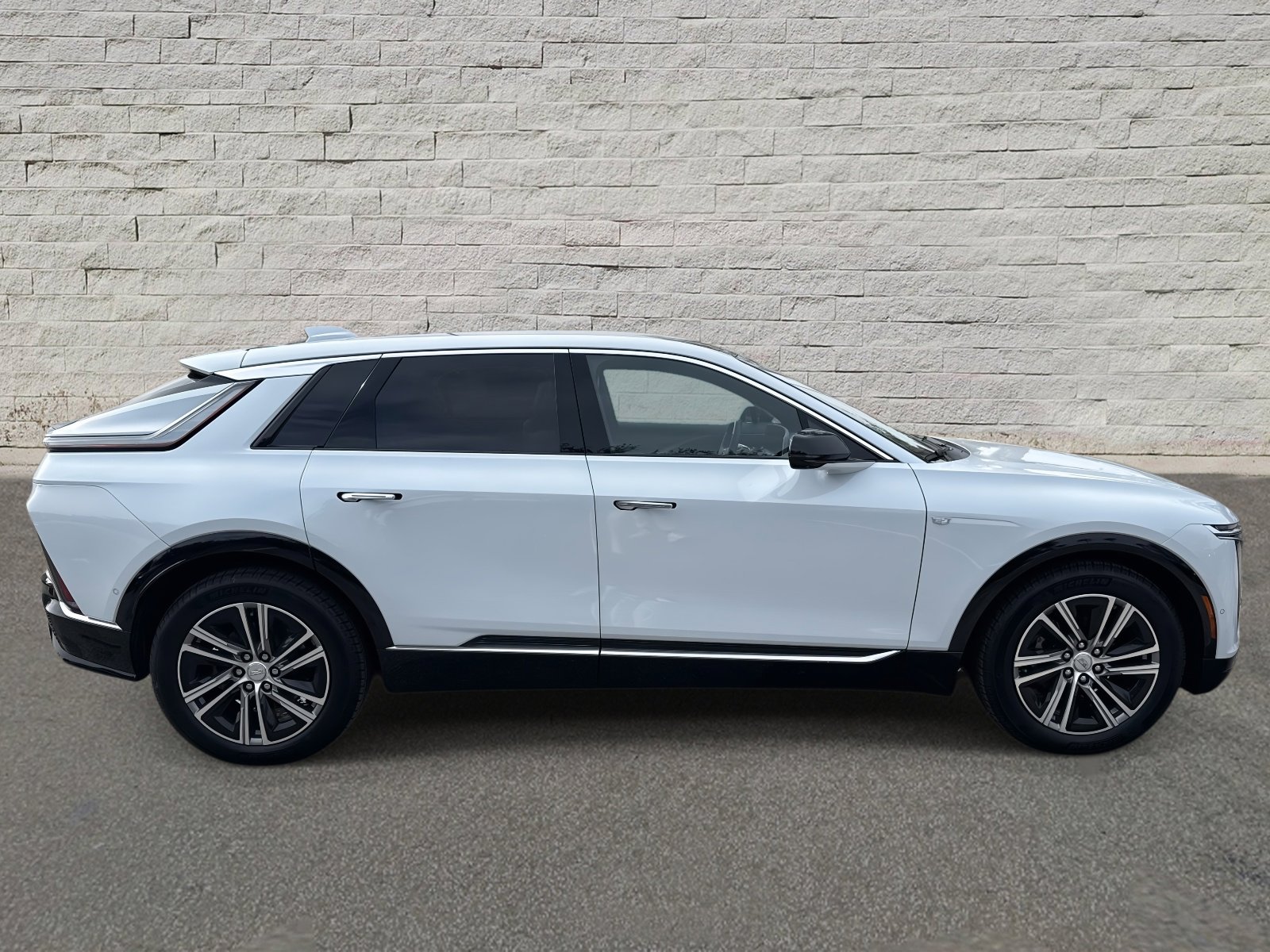 New 2026 Cadillac Lyriq Luxury image 4