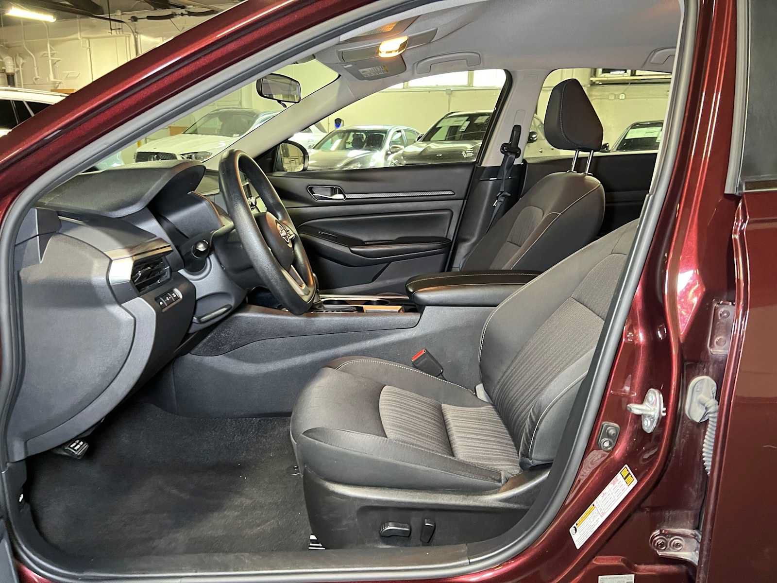 Used 2024 Nissan Altima 2.5 SV FWD image 22