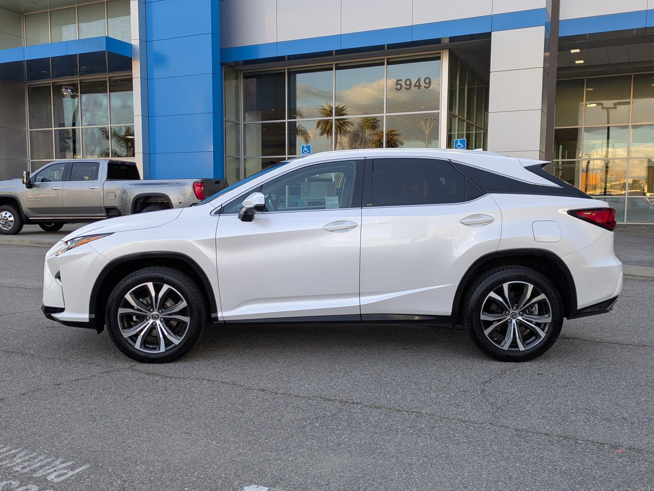 Used 2019 Lexus RX 350 FWD w/ Navigation Package image 8