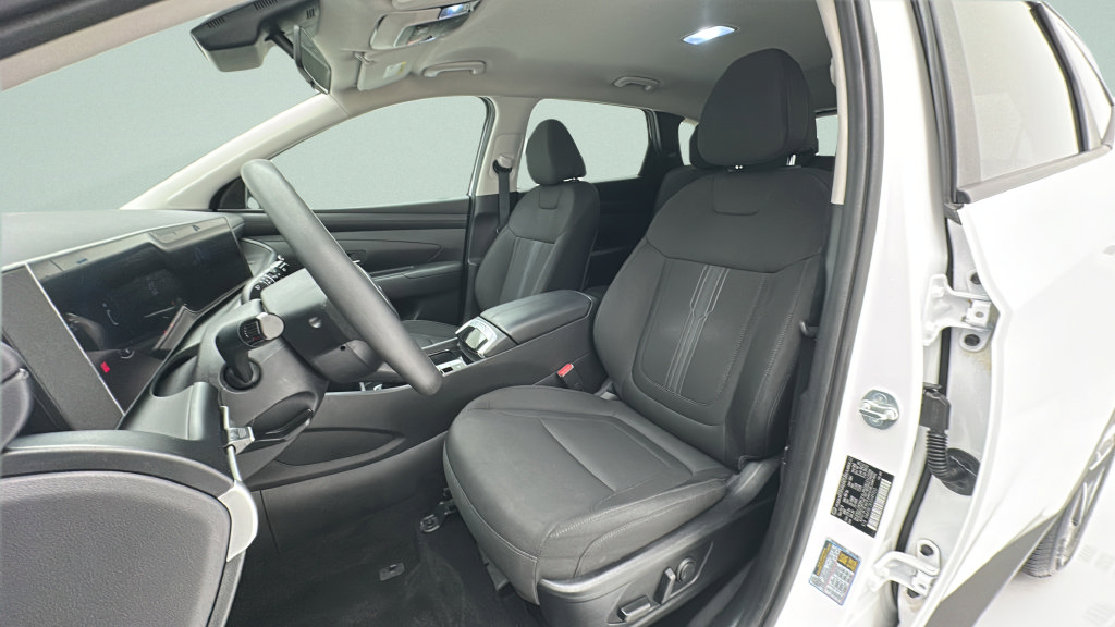 Used 2025 Hyundai Tucson SEL AWD/4WD image 13