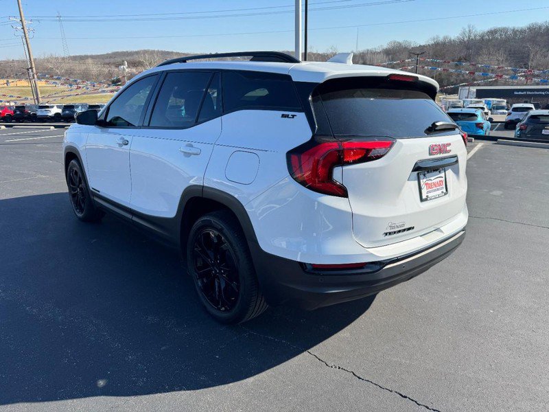 Used 2021 GMC Terrain SLT w/ Elevation Edition image 6