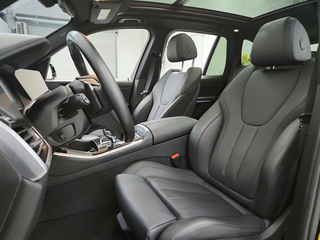 Used 2019 BMW X5 xDrive40i w/ Premium Package 2 AWD/4WD image 14
