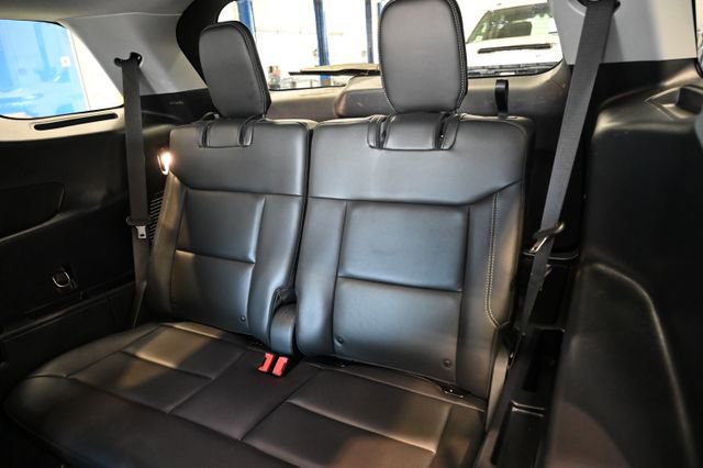 Used 2022 Ford Explorer XLT w/ Equipment Group 202A image 12