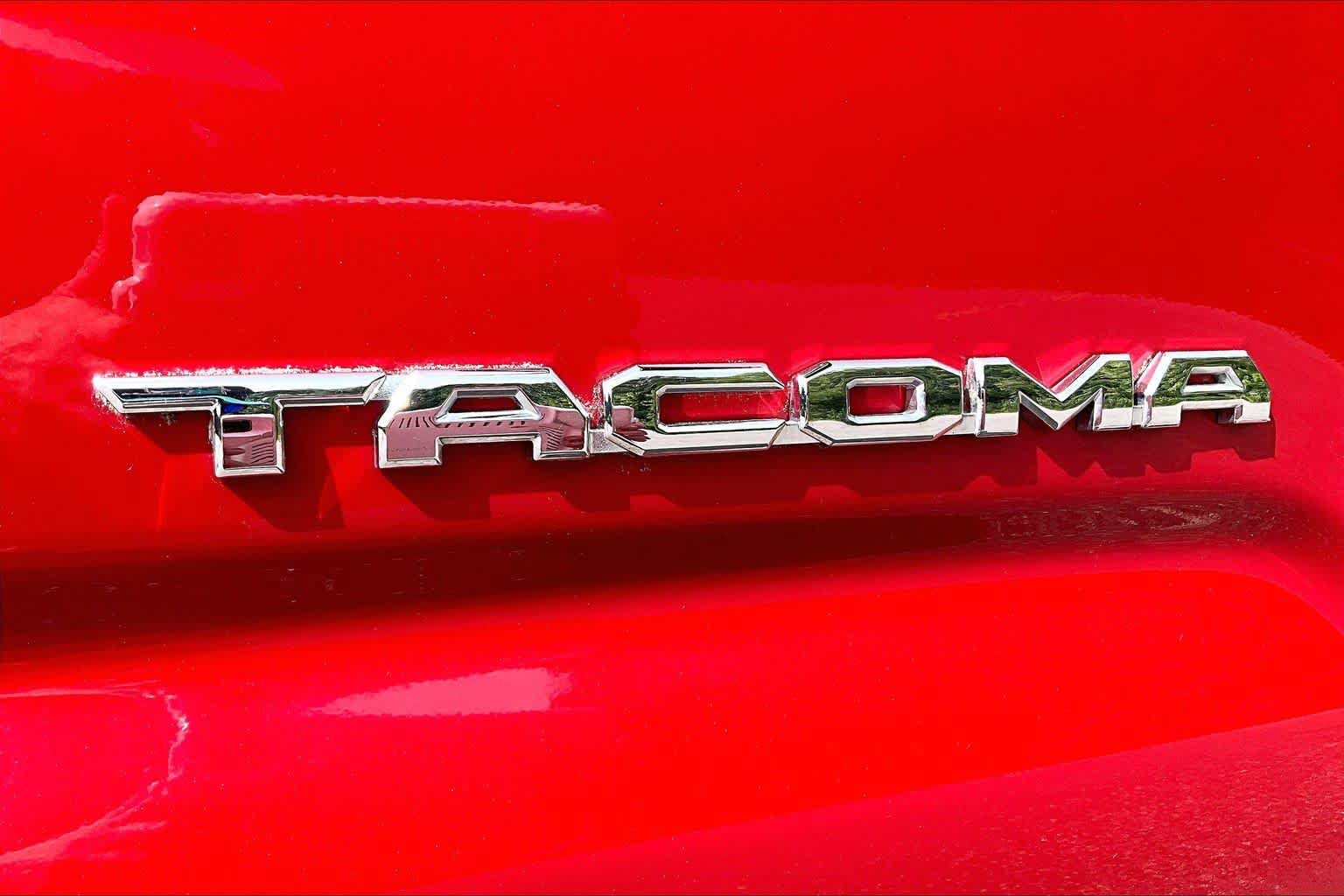 Used 2017 Toyota Tacoma SR5 AWD/4WD image 33