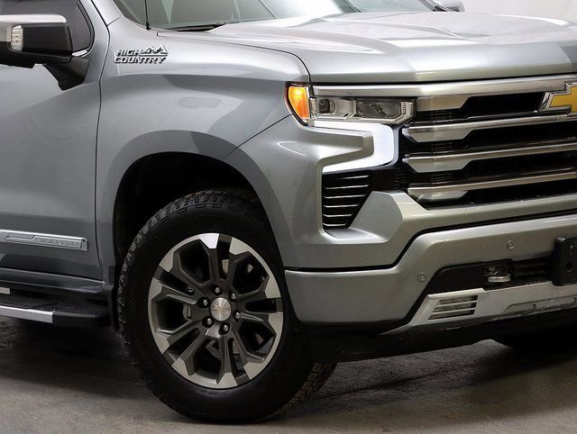 Used 2024 Chevrolet Silverado 1500 High Country w/ Technology Package video 3