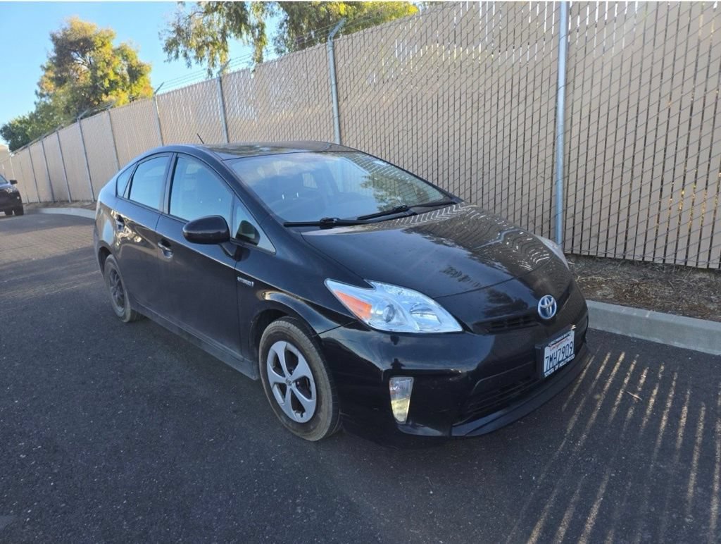 Used 2015 Toyota Prius Two FWD image 2